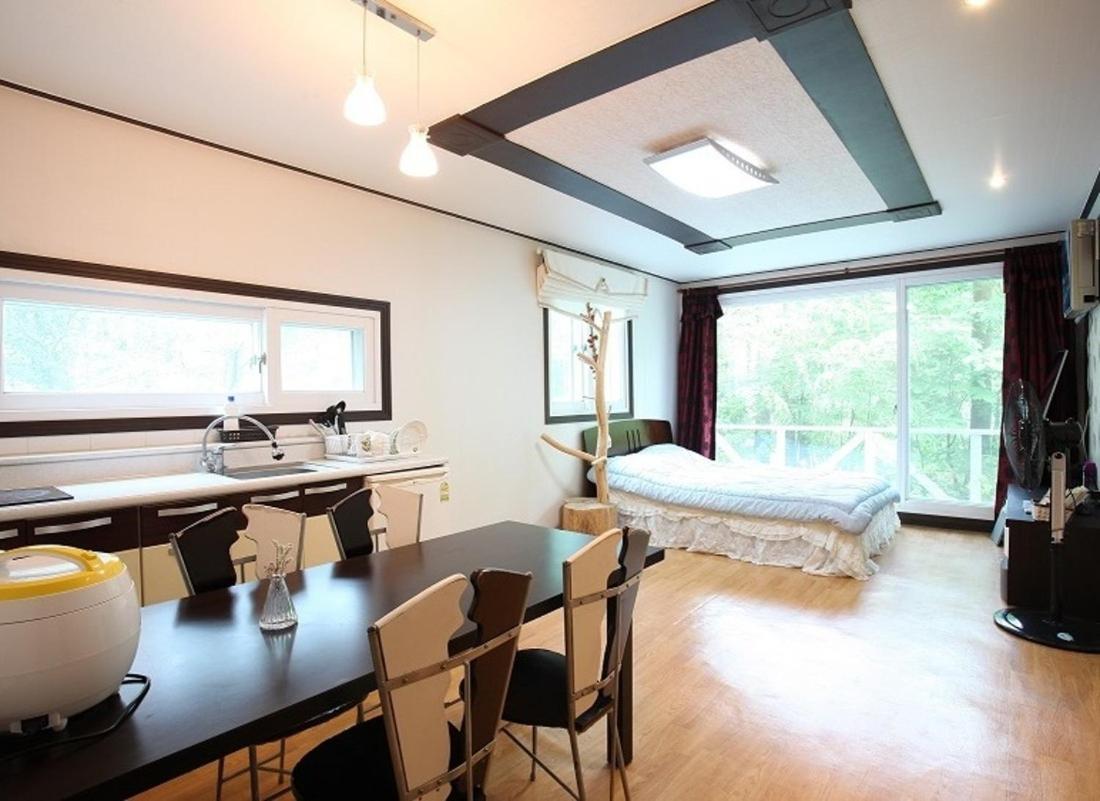 יאנגיאנג Blue Sky Milky Way Pension מראה חיצוני תמונה